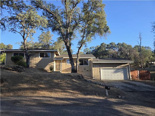 Single Family Home 3BR 2BA - 225 Pine St, San Andreas, CA