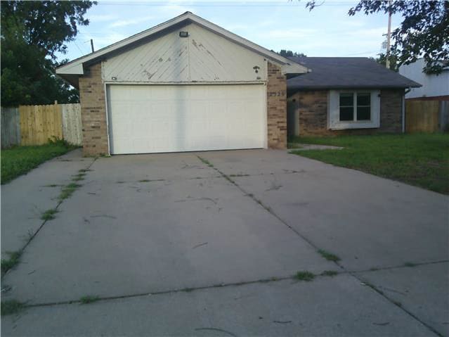 Single Family Home 3BR 2BA - 2529 Eagle Rd, Ponca City, OK