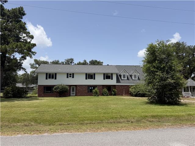 Single Family Home 6BR 3.2BA - 1316 Dorothy Jane Dr, Sulphur, LA