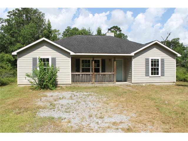 Single Family Home 3BR 2BA - 4715 Finch Rd, Orange, TX