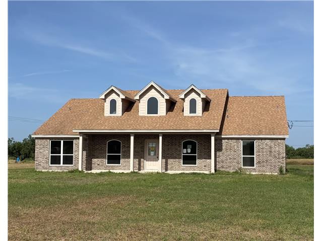 Single Family Home 4BR 2.1BA - 416 County Road 133, Alice, TX