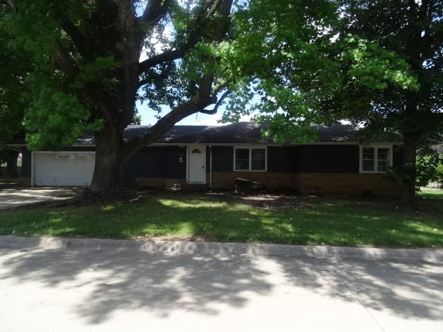 Single Family Home 3BR 2BA - 1202 Davis Ave, Springdale, AR