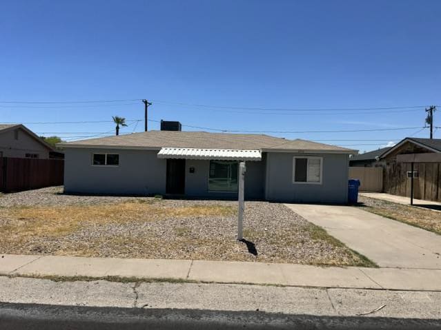 Single Family Home 4BR 2BA - 2915 W Montecito Ave, Phoenix, AZ