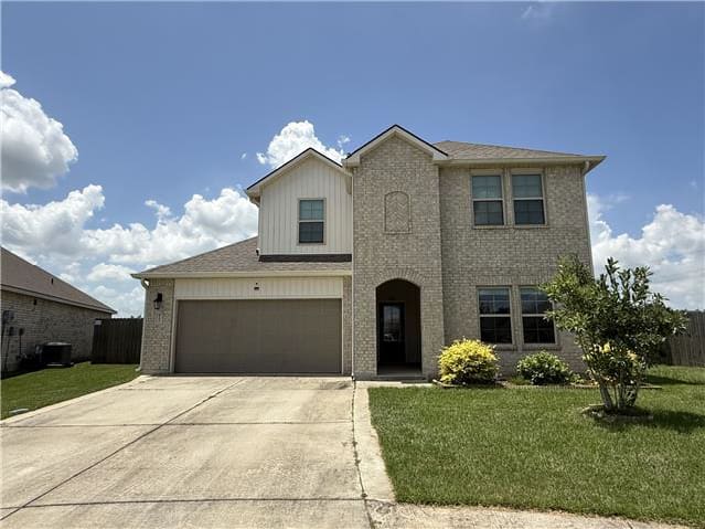Single Family Home 4BR 3BA - 127 Nova Lake Dr, Duson, LA