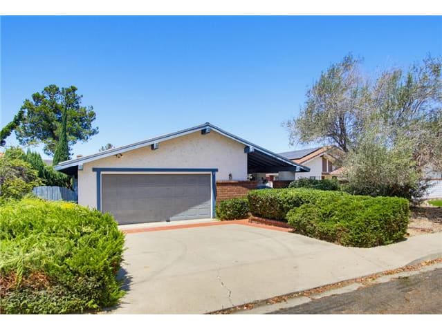 Single Family Home 3BR 2BA - 31122 Old River Rd, Bonsall, CA