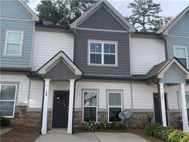 Single Family Home 2BR 2.1BA - 108 Indigo Cir, Homer, GA