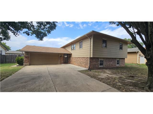 Single Family Home 3BR 2BA - 8604 E Wassall St, Wichita, KS