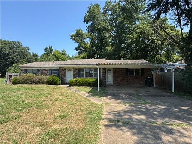 Single Family Home 3BR 2BA - 212 S Wheeler Ave, Sallisaw, OK