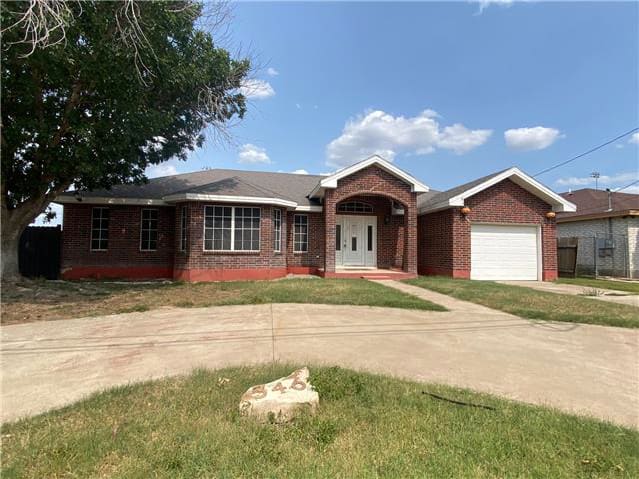 Single Family Home 3BR 2BA - 346 Falcon Blvd, Eagle Pass, TX