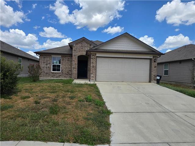Single Family Home 3BR 2BA - 759 Monarch Drive, Seguin, TX