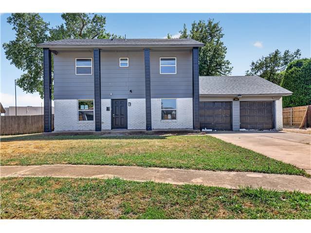 Single Family Home 4BR 2.1BA - 904 Ne 4th St, Moore, OK