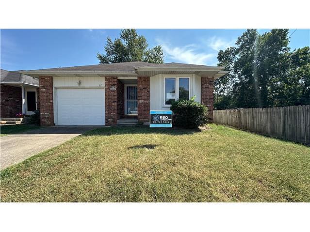 Single Family Home 2BR 1BA - 3150 S Sagamont Ave, Springfield, MO