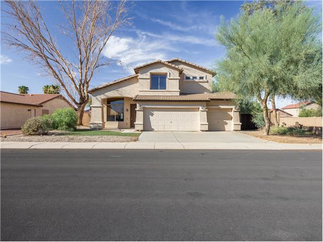 Single Family Home 4BR 2.1BA - 1359 E 11th Street, Casa Grande, AZ