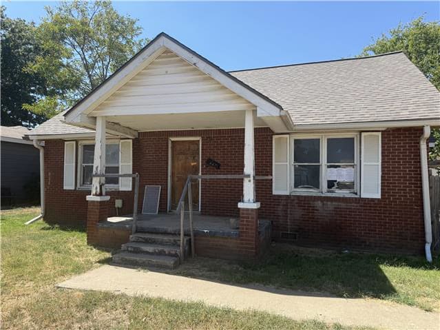 Photograph of 447 N E Elmhurst Ave, Bartlesville, OK 74006