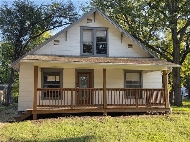 Photograph of 2711 Sw Munson Ave, Topeka, KS 66604