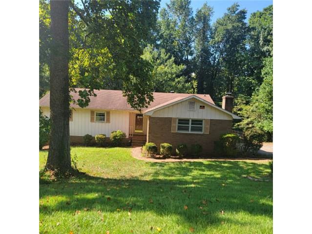 Single Family Home 3BR 2BA - 221 Park Hill Dr, Lagrange, GA