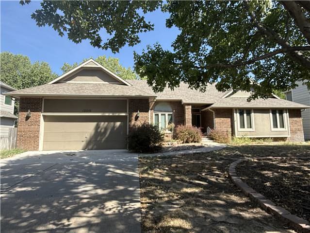 Single Family Home 3BR 2BA - 12210 W Ridgepoint St, Wichita, KS
