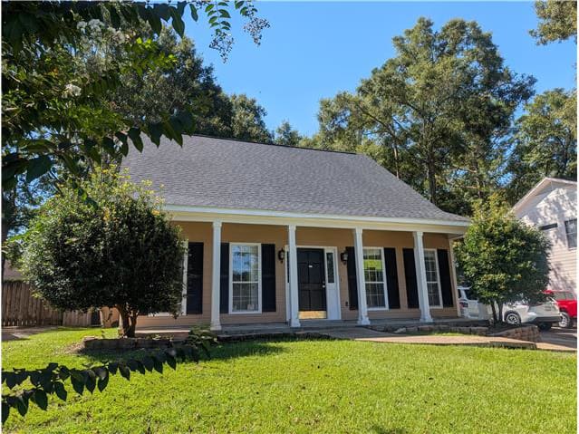 Single Family Home 3BR 2.1BA - 6709 Autumn Ridge Dr, Mobile, AL