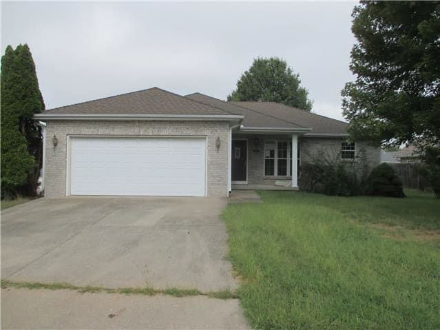Photograph of 302 Katy Cir, Sedalia, MO 65301
