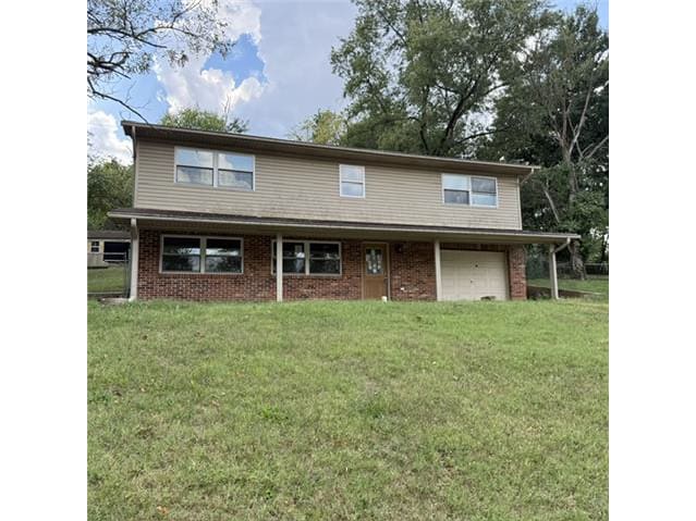 Photograph of 420 Brookside Ln, Hillsboro, MO 63050