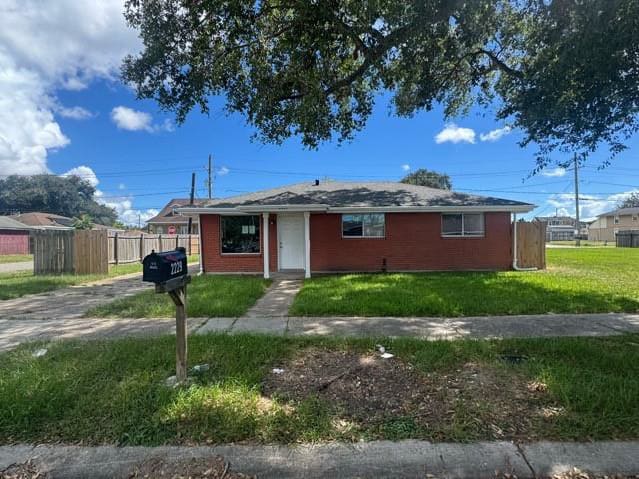 Photograph of 2229 Kenneth Dr, Violet, LA 70092