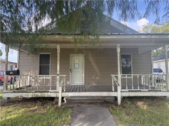 Photograph of 712 N 11th St, Nederland, TX 77627