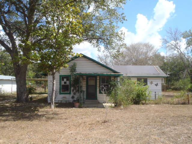 921 Pecan St