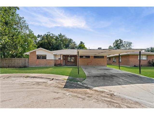 Photograph of 121 Bluebird Ln, Pasadena, TX 77502