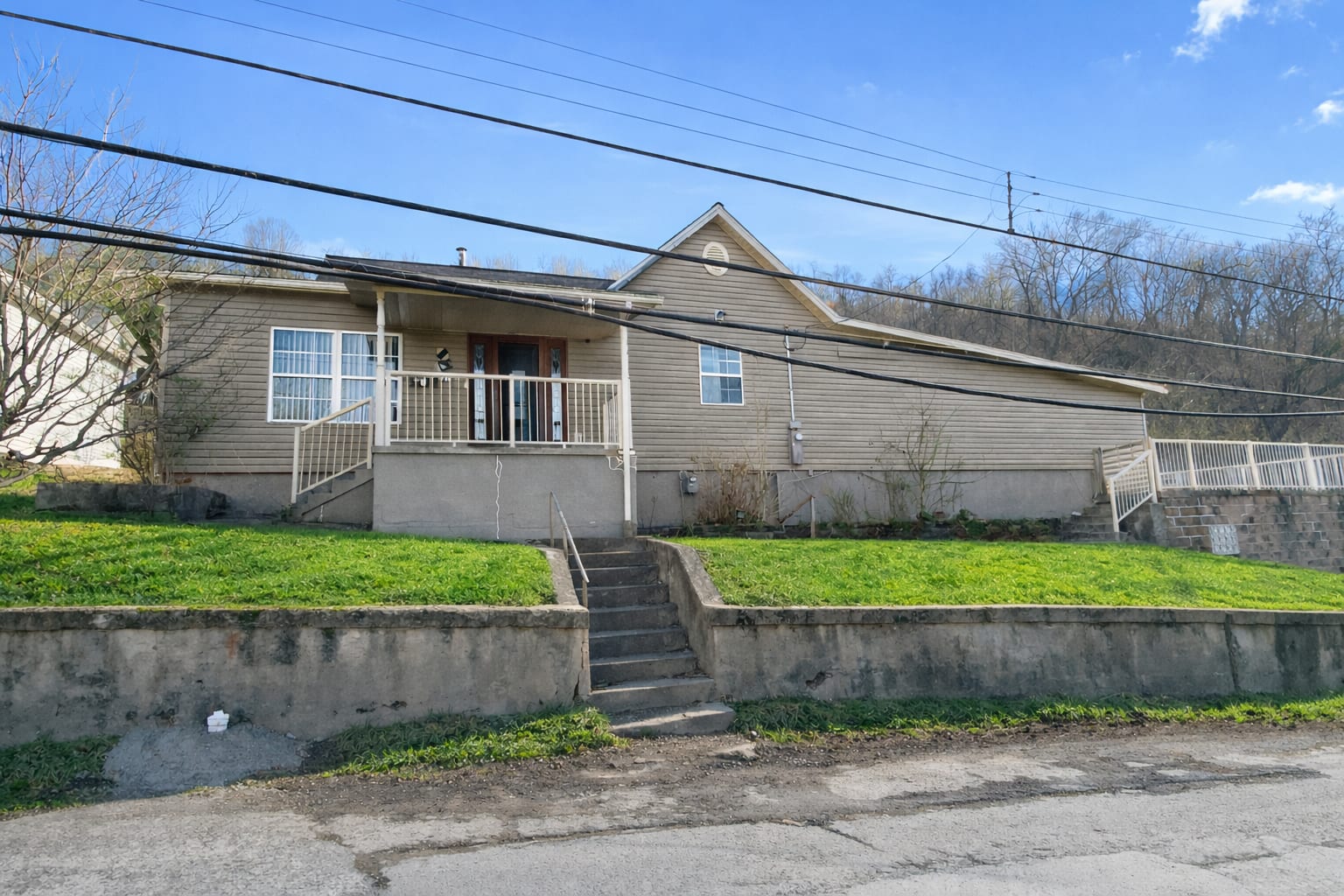 Photograph of 127 Bridge St, Monongah, WV 26554