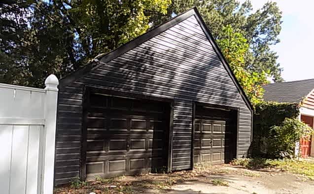 212 Royal Oak Ave photo