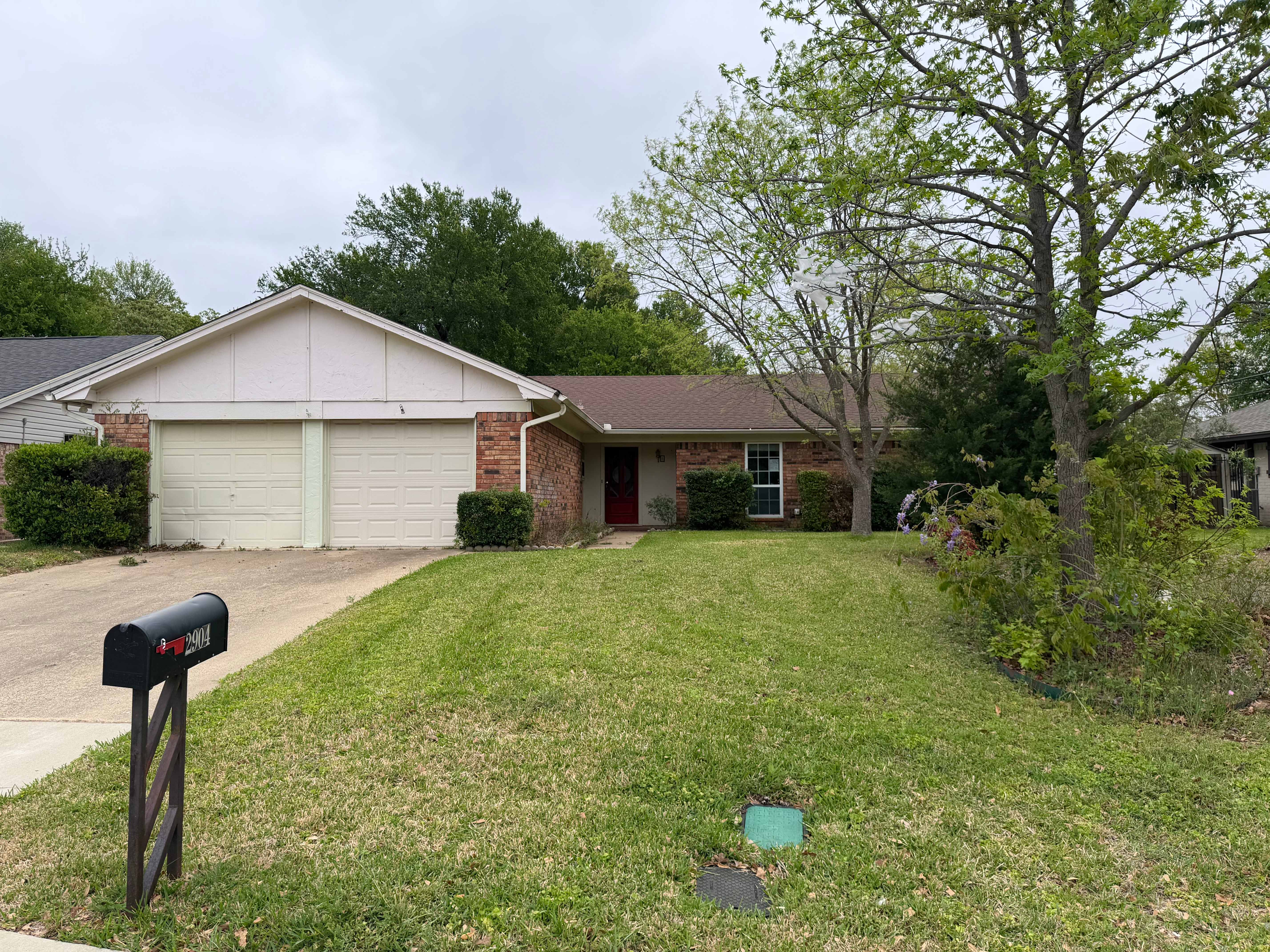 Photograph of 2904 Steve Dr, Hurst, TX 76054
