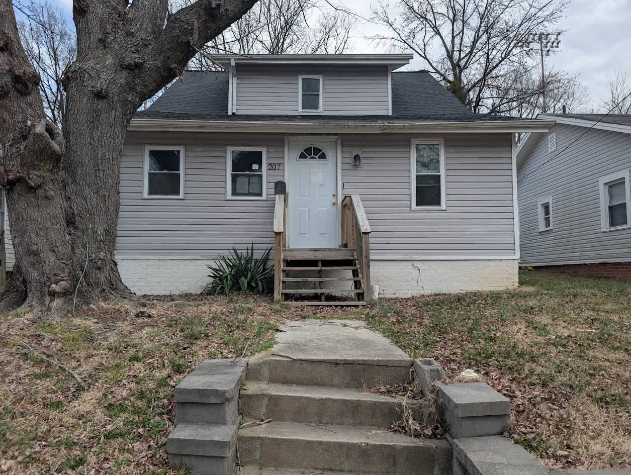 Photograph of 207 North 14th Ave, Hopewell, VA 23860