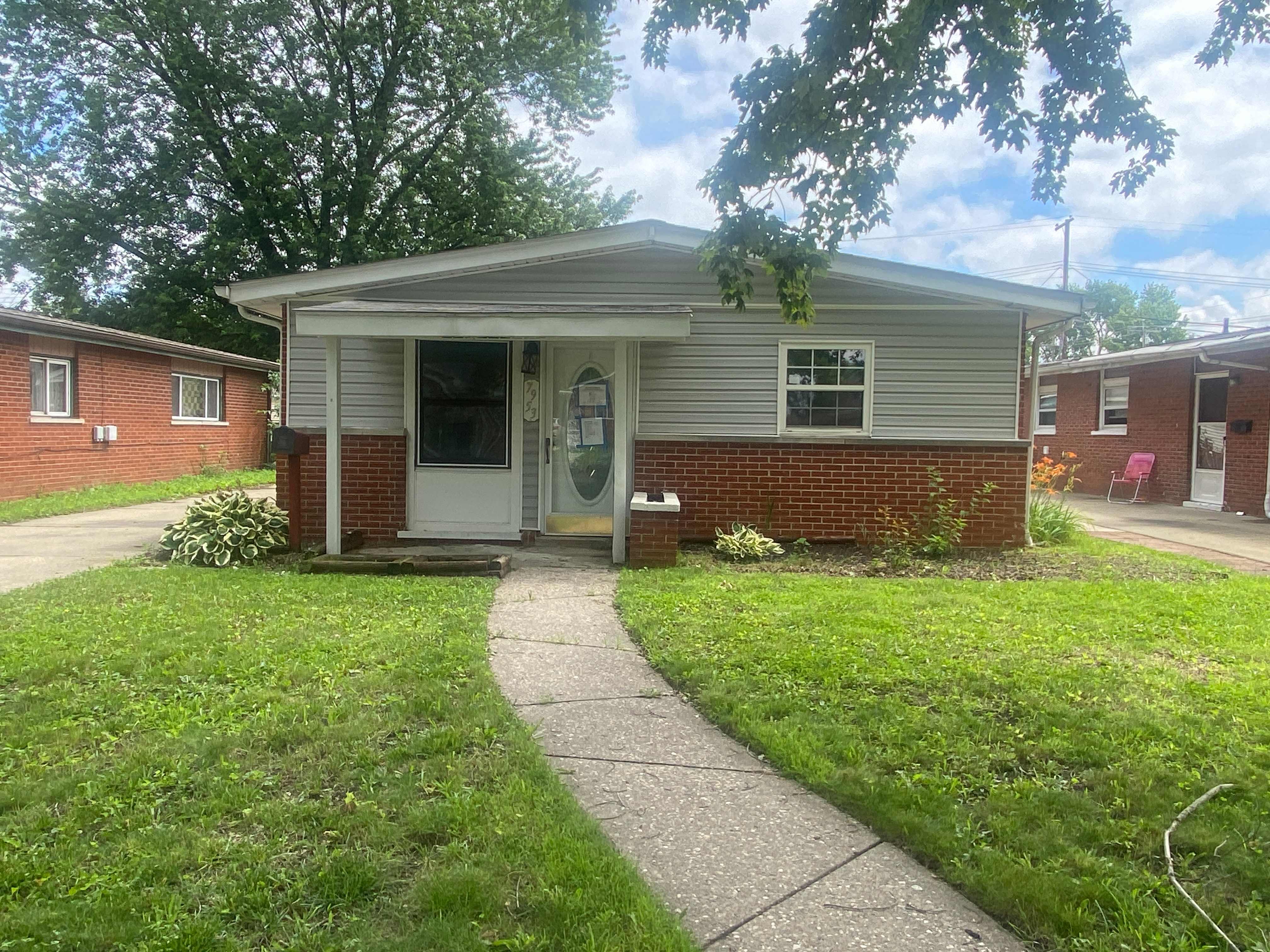 Single Family Home 3BR 1BA - 7953 Elm St, Taylor, MI