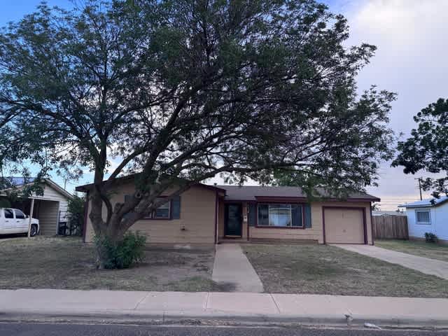 Photograph of 414 E 56th St, Odessa, TX 79762