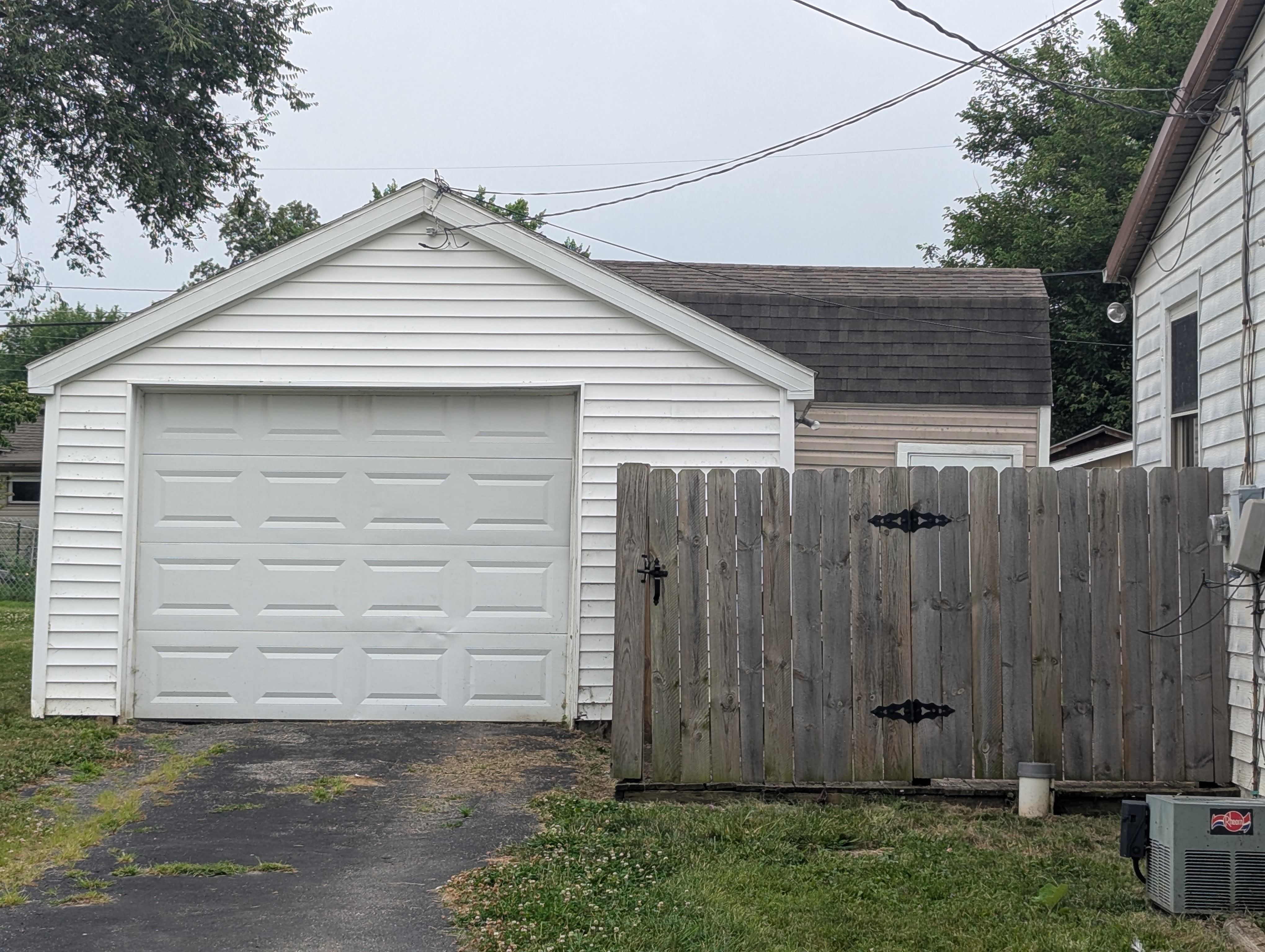 711 Kinnane Ave photo