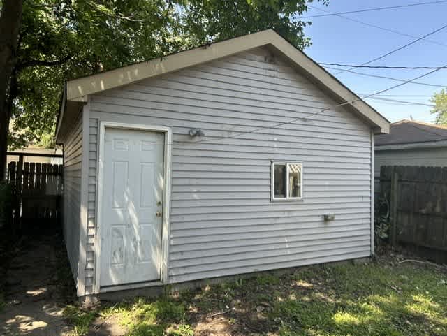 7648 S Luella Ave photo