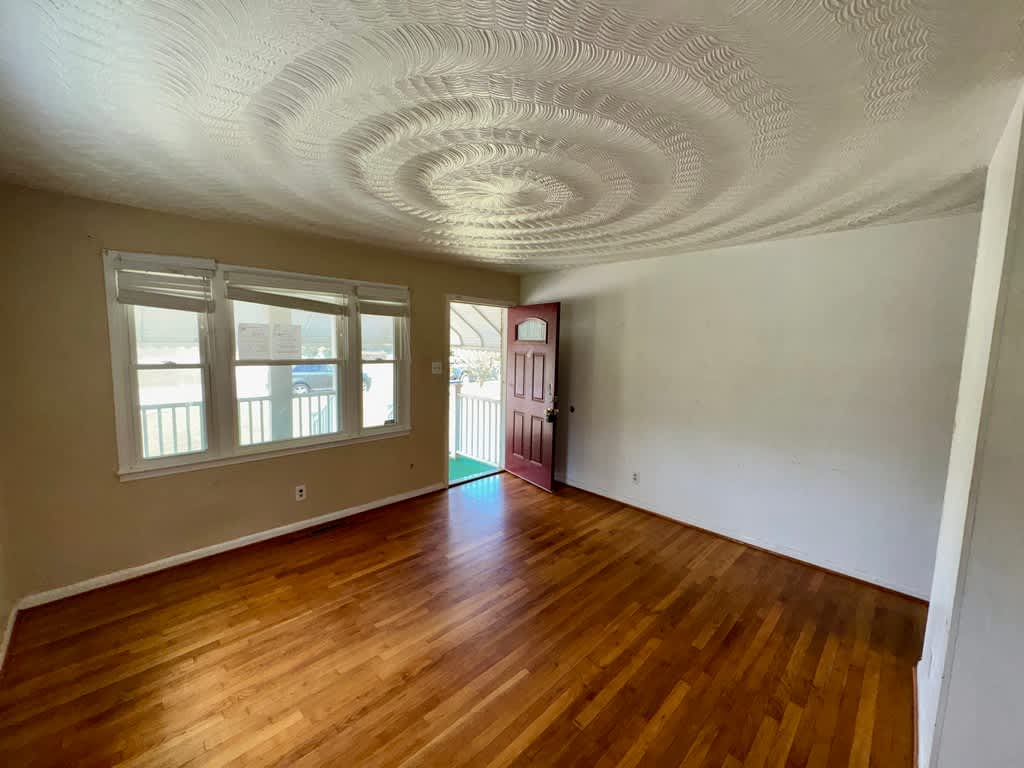 1511 Ekstine Dr photo