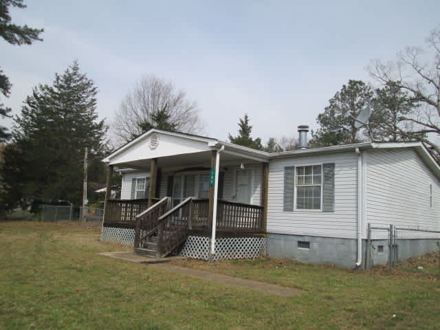 Photograph of 708 Henry St, Gretna, VA 24557