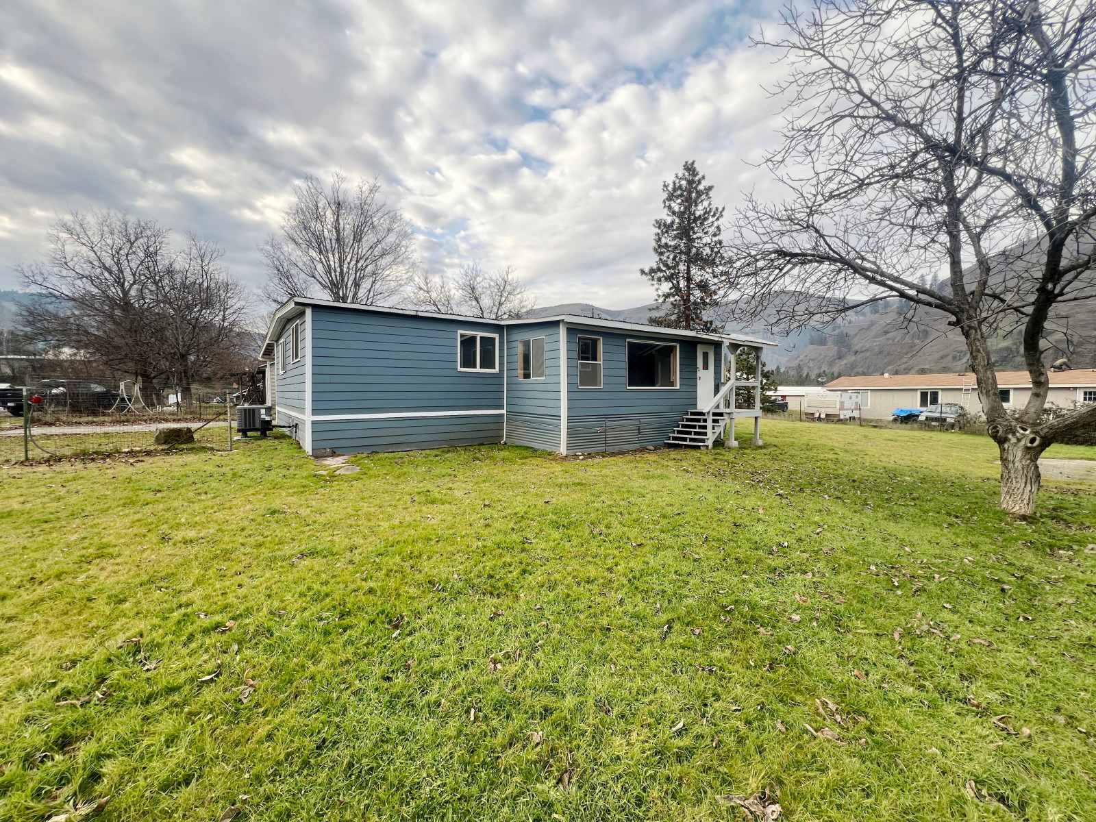 614 Pine Avenue photo