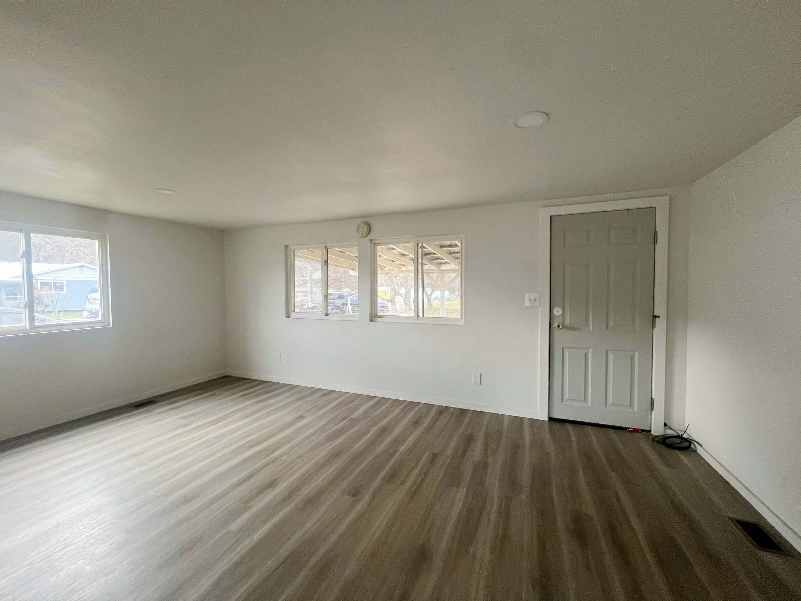 614 Pine Avenue photo