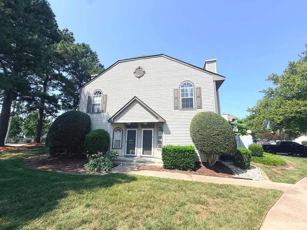 Condo 2BR 2.5BA - 5297 Bardith Cir, Virginia Beach, VA