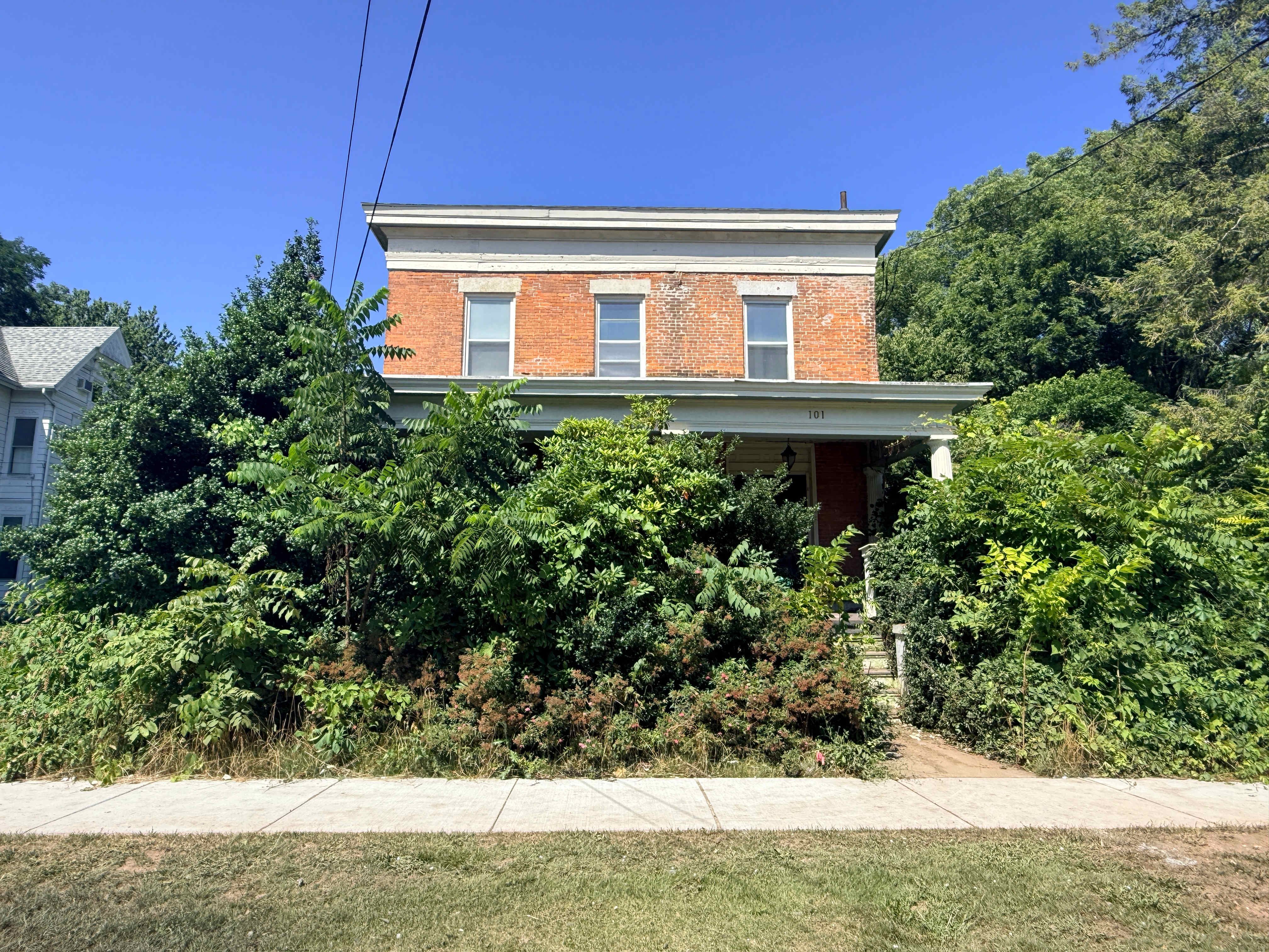 Photograph of 101 Broad St, Lyons, NY 14489