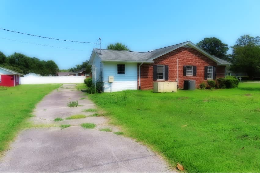222 Sunset Dr