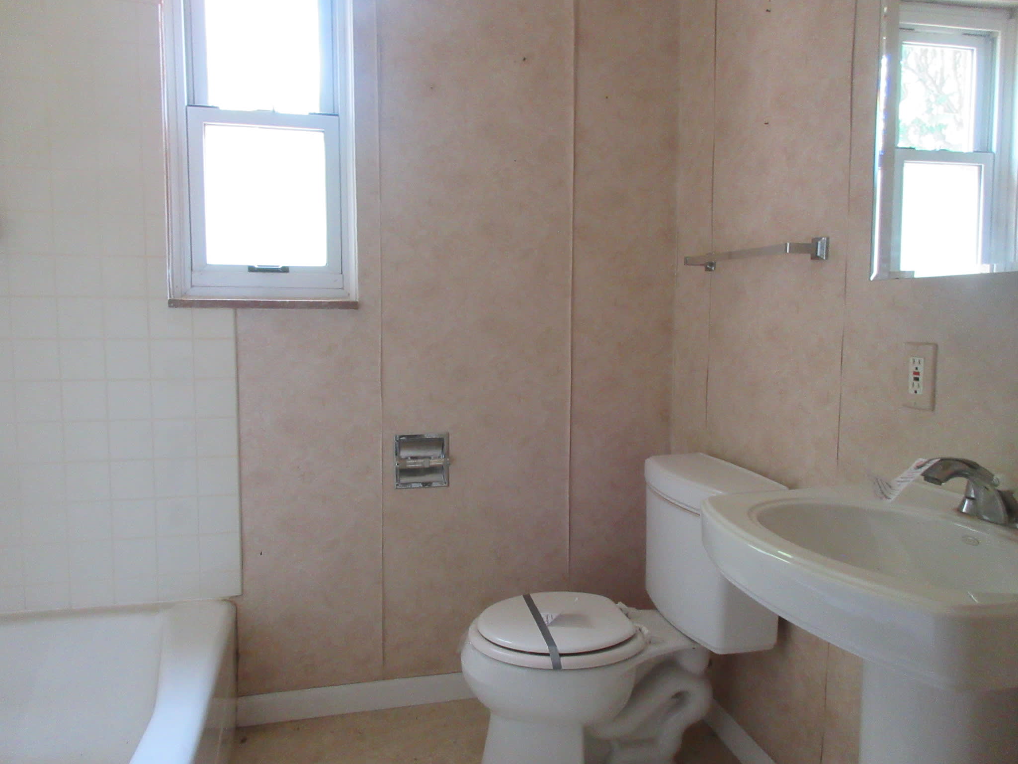 955 Buena Vista St photo