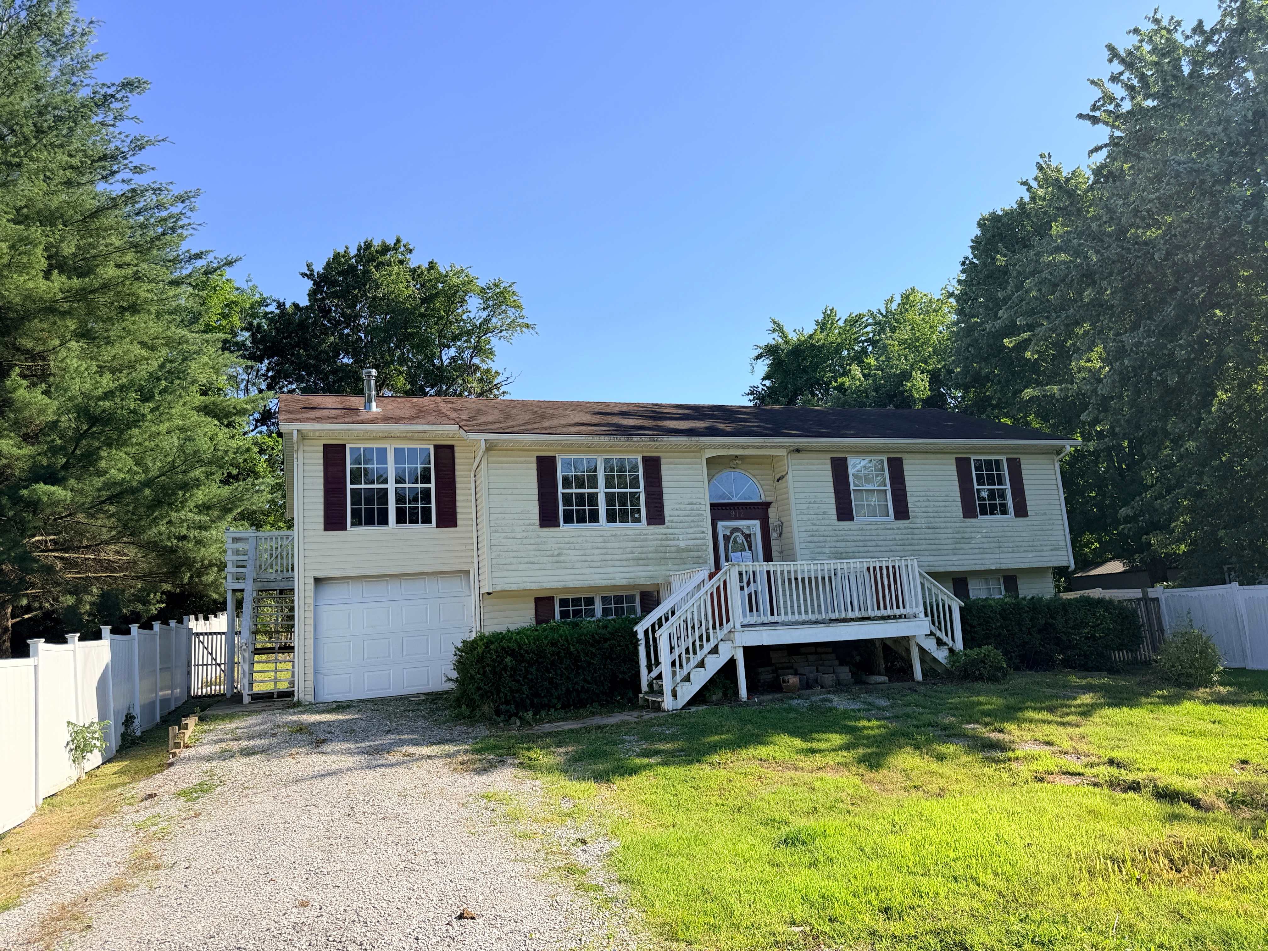 Single Family Home 1BR 1BA - 912 Glenn Ave, Carterville, IL