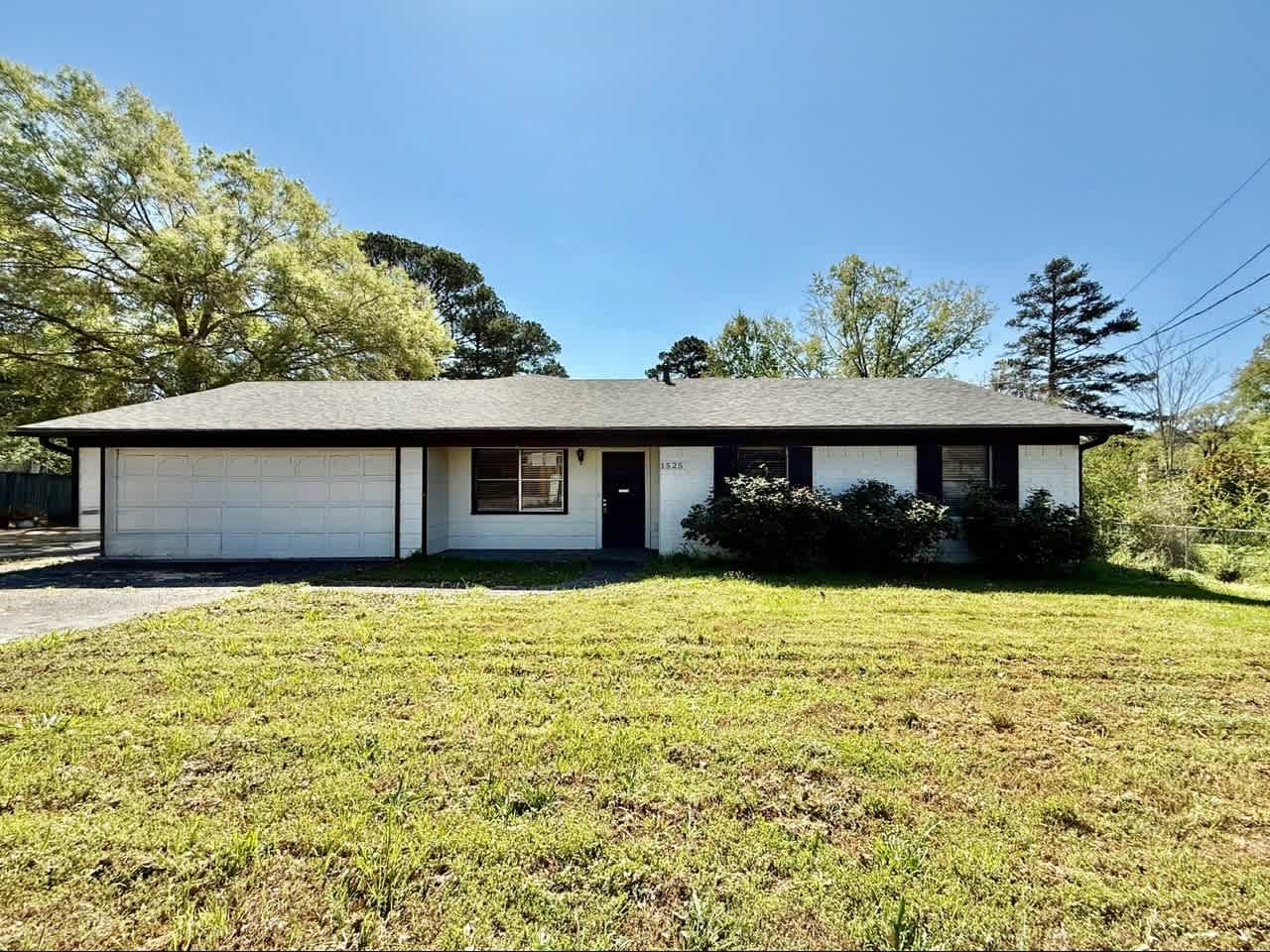 Single Family Home 3BR 2BA — 1525 Duncan Dr, Henderson, TX