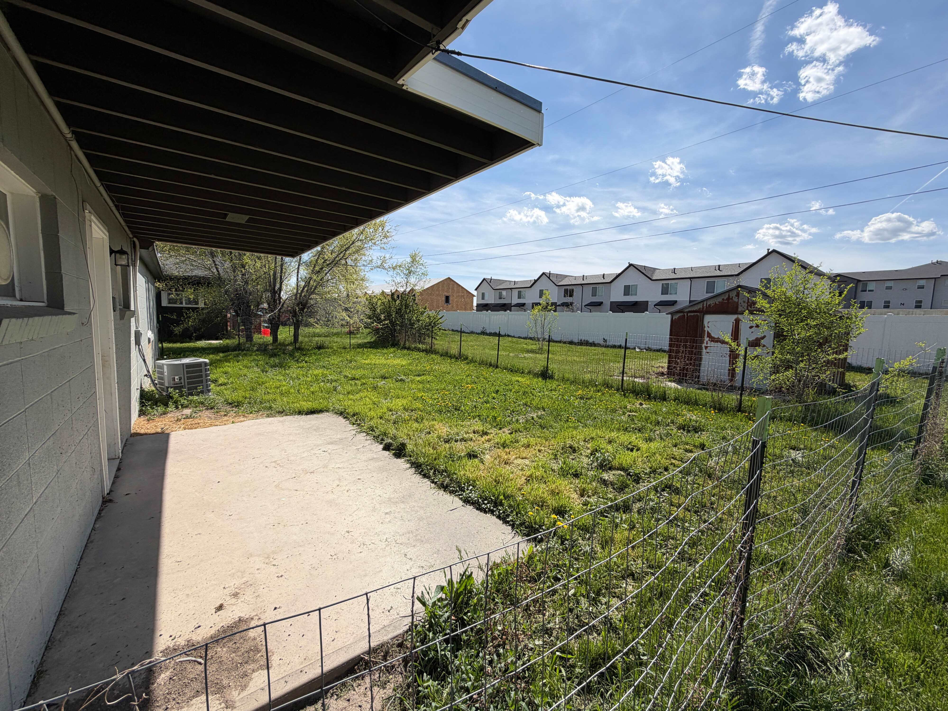 219 N 300 W photo