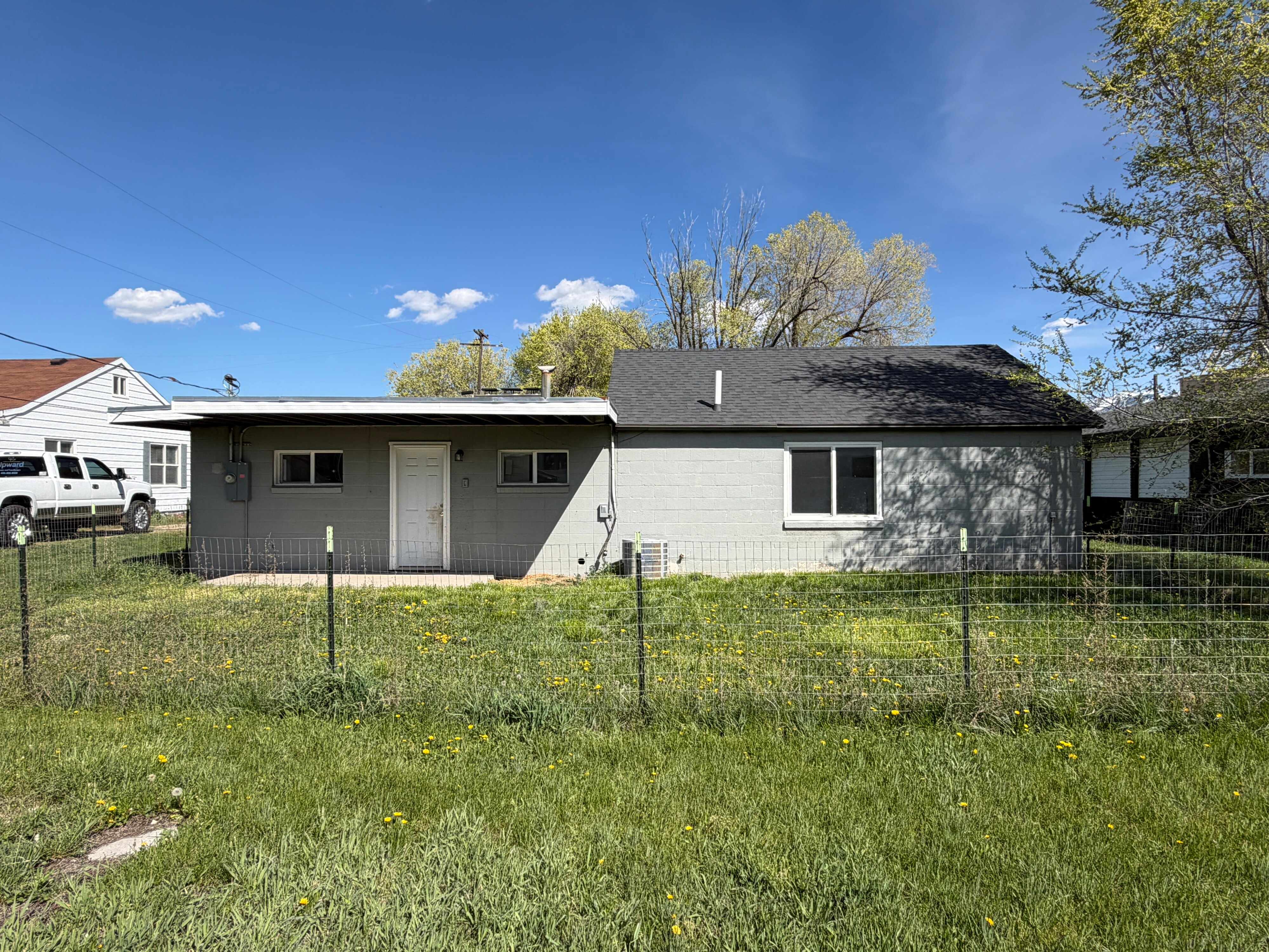 219 N 300 W photo