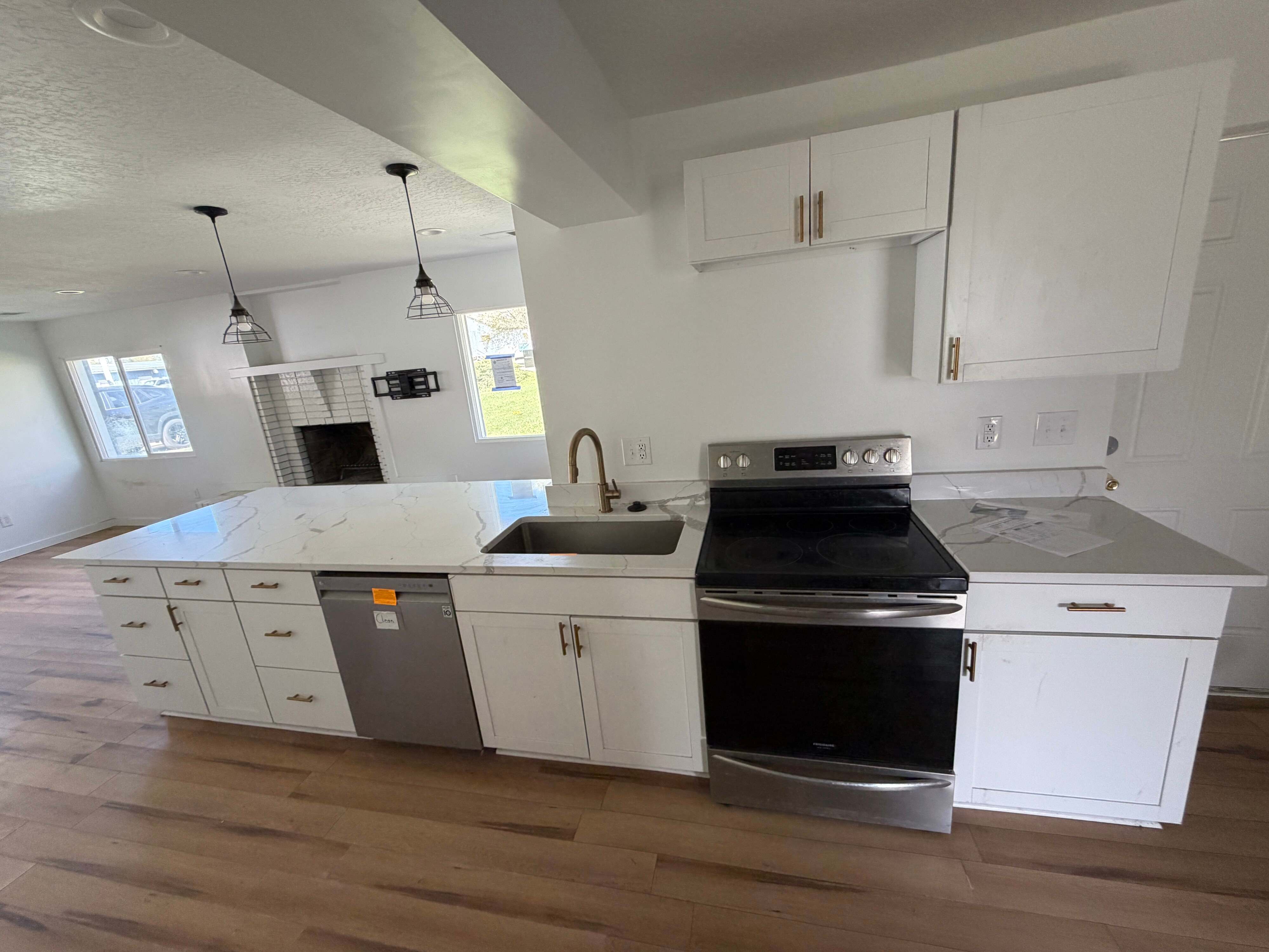 219 N 300 W photo