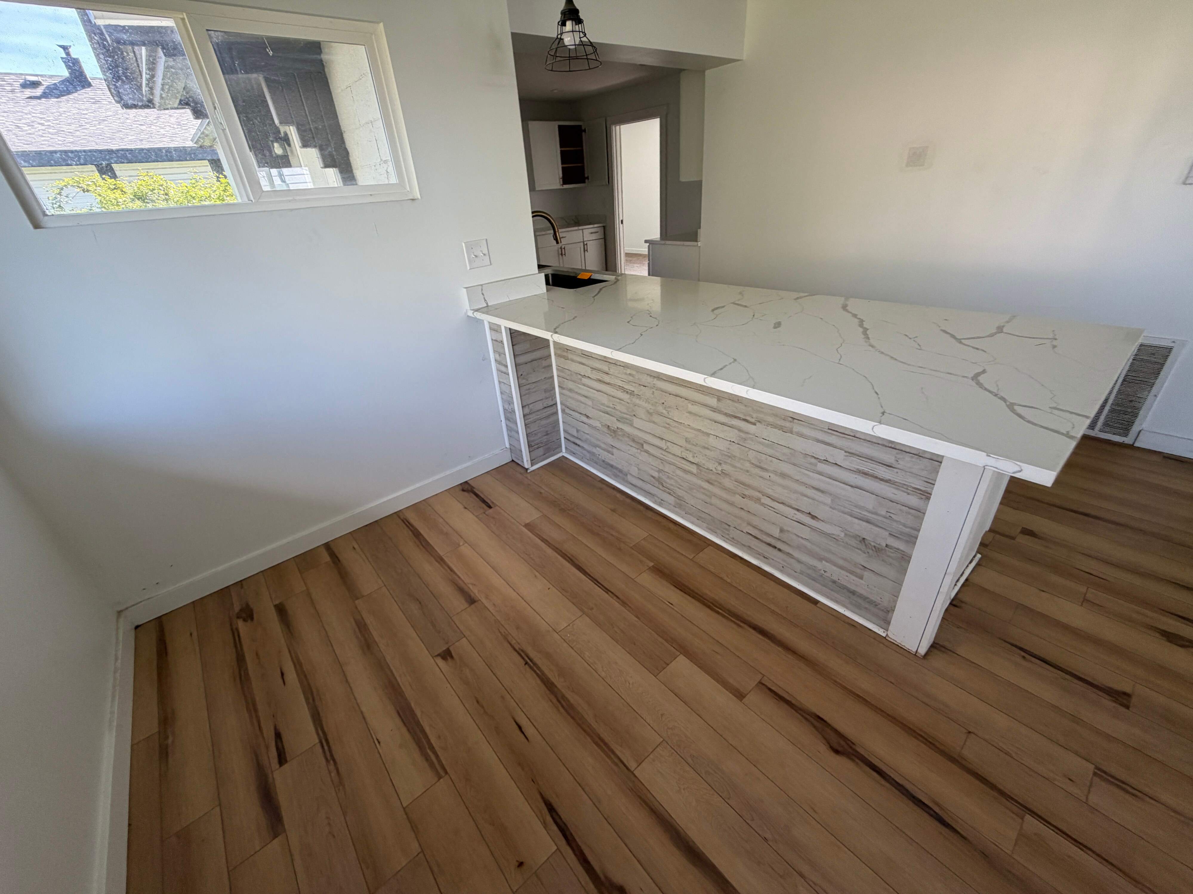 219 N 300 W photo
